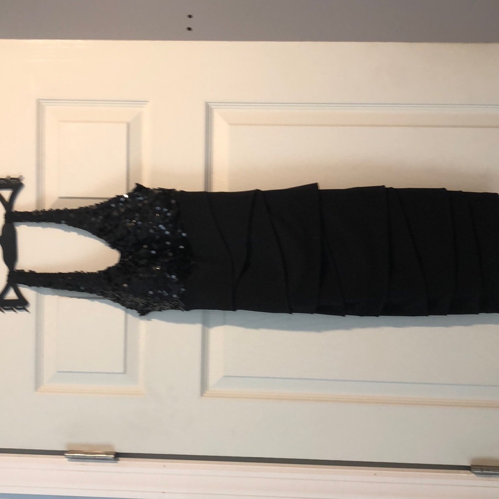 Black Dress Medium Size, Sequence